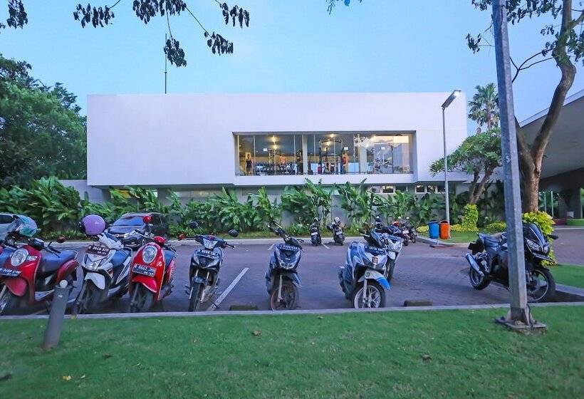 هتل Capital O 92306 Barata Inn