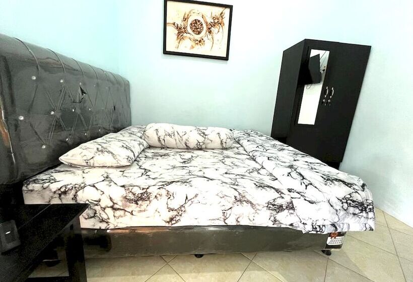هتل Capital O 92615 Villa Utama D Alas Purwo