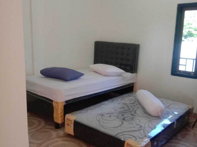 هتل Express O 91722 Home Stay Dan Sewa Mobil Jhon S Family