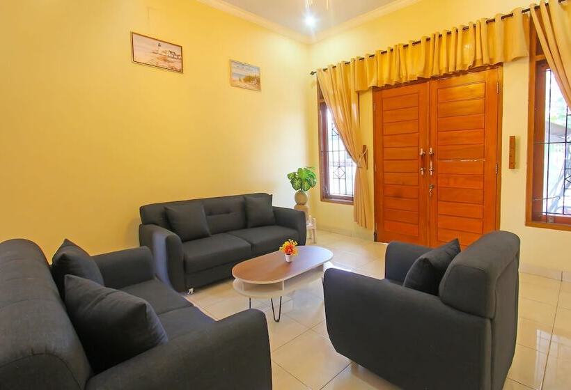 هتل Kemuning Guesthouse By Oyo