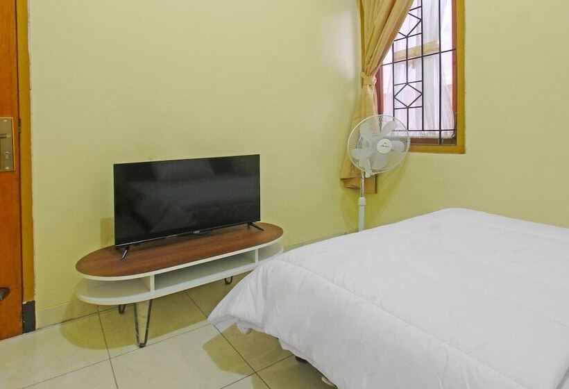 هتل Kemuning Guesthouse By Oyo