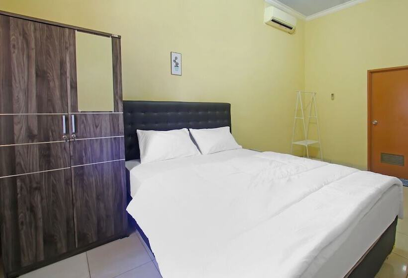 هتل Kemuning Guesthouse By Oyo