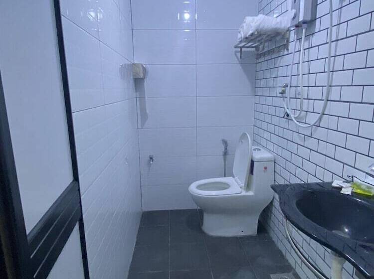 בית מלון כפרי Kong Jing By Oyo