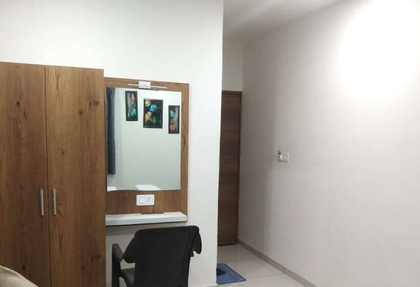 Отель Md Residency