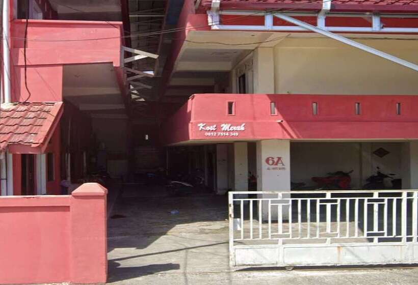 هتل Merah House By Oyo