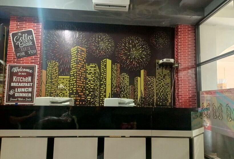 هتل Multi Plus Inn By Oyo