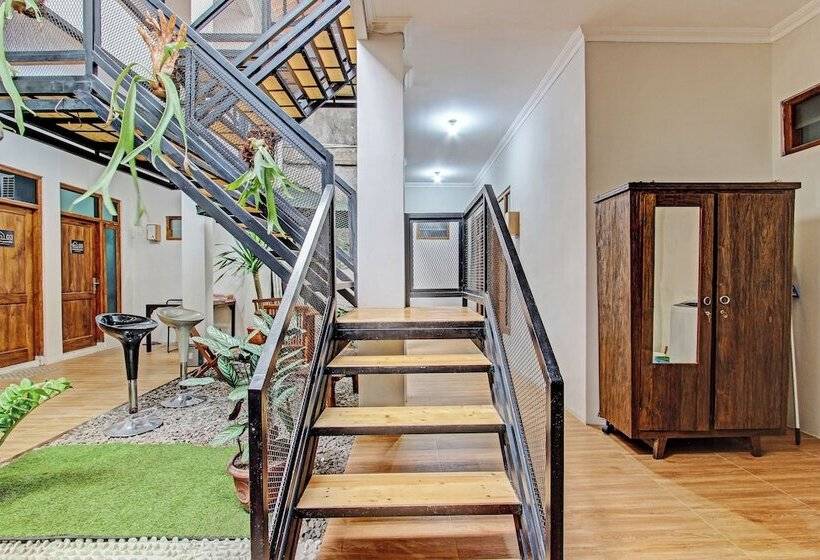 فندق Ndalem Pusponyidro By Reddoorz