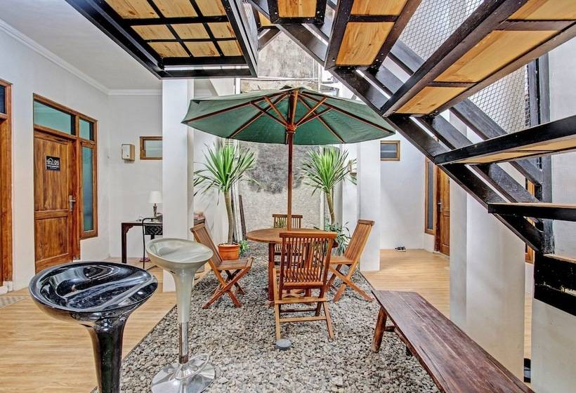 فندق Ndalem Pusponyidro By Reddoorz