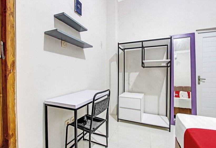 فندق Ndalem Pusponyidro By Reddoorz