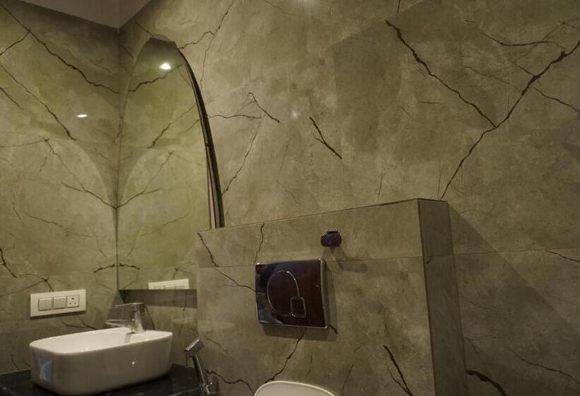 هتل O Delhi, Near Metro Station Karol Bagh