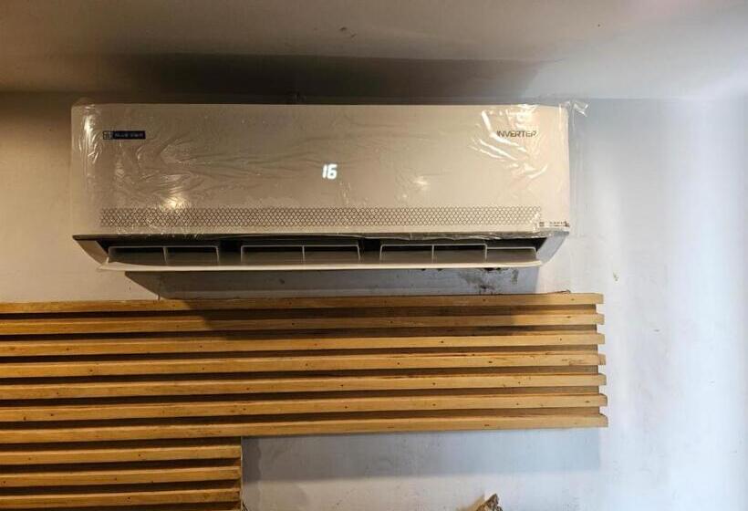 هتل O Delhi, Near Metro Station Karol Bagh