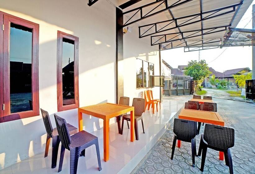 فندق Oyo 90618 Hanania House Syariah