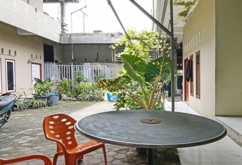 هتل Spot On 92498 Fanni Homestay