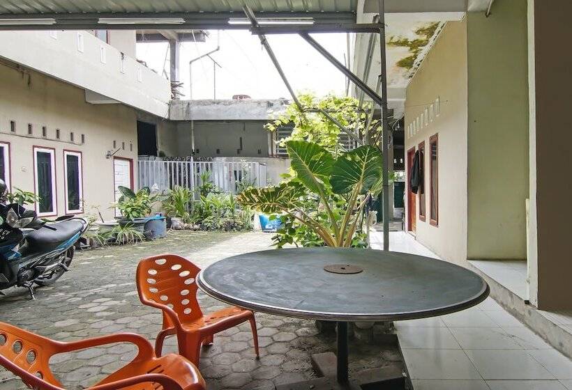 هتل Spot On 92498 Fanni Homestay