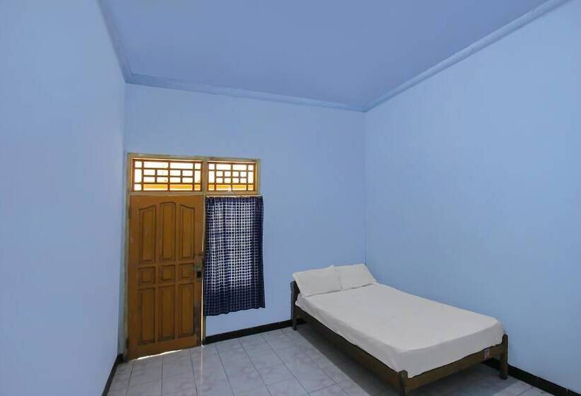 Отель Spot On 92567 Jati Homestay Near Taman Suranadi