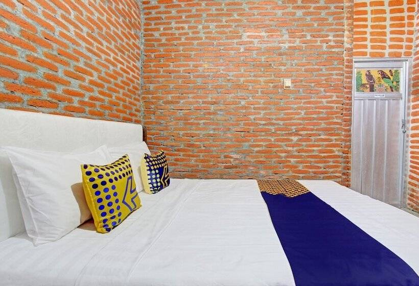 هتل Spot On 93010 Omah Bareng Syariah