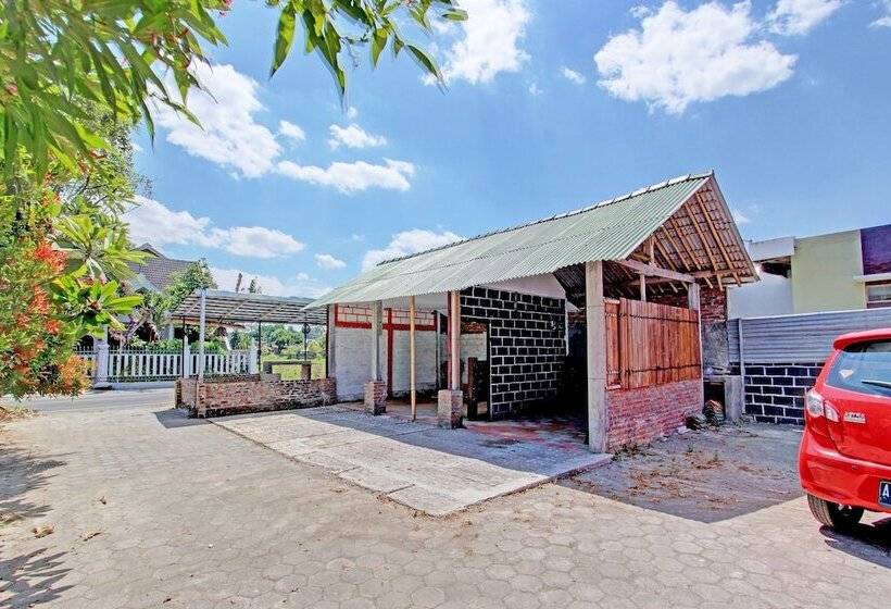 هتل Spot On 93010 Omah Bareng Syariah