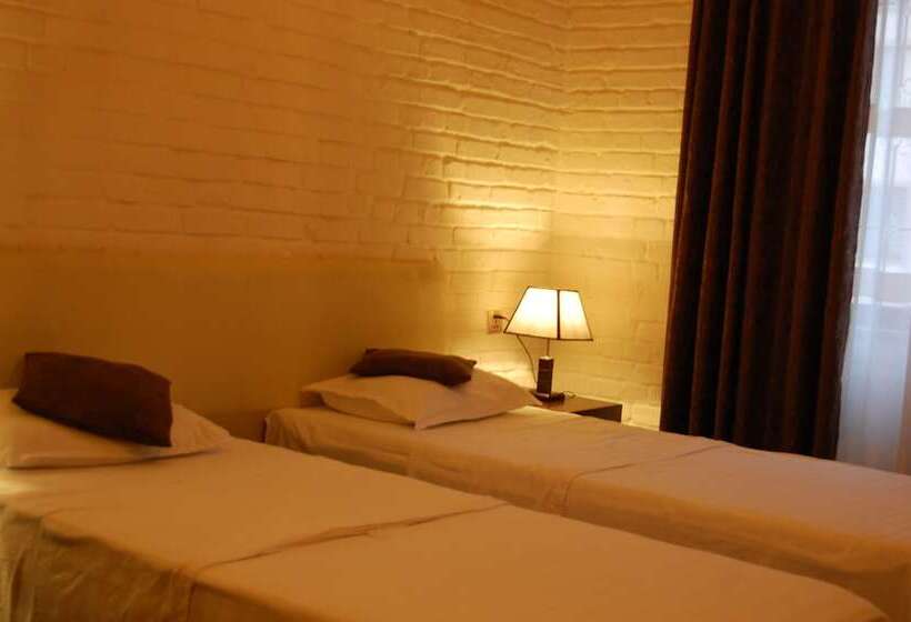 בית מלון כפרי Usman