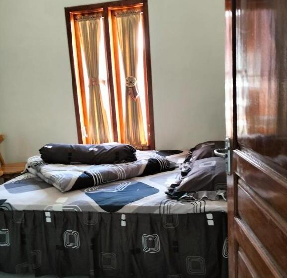 Пансион Bromo Seruni Astungkara Homestay