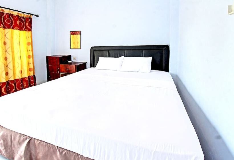 Пансион Capital O 92747 Ombak Cafe & Homestay