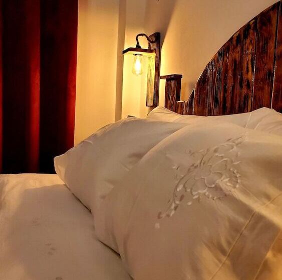 پانسیون Clockwise Gjirokaster