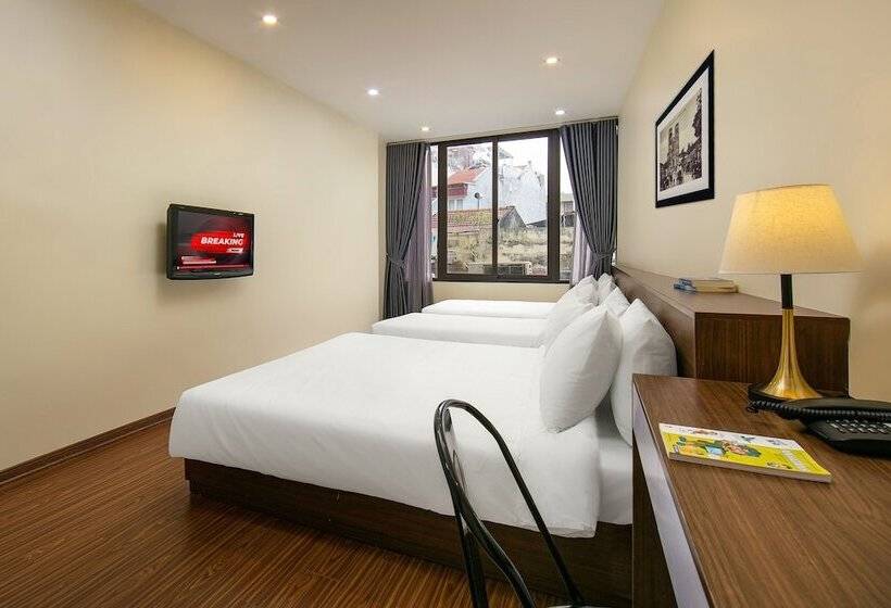 Queen Cafe Hotel & Pub