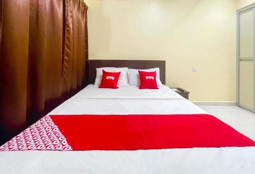 Safari Hotel Lumut By Oyo