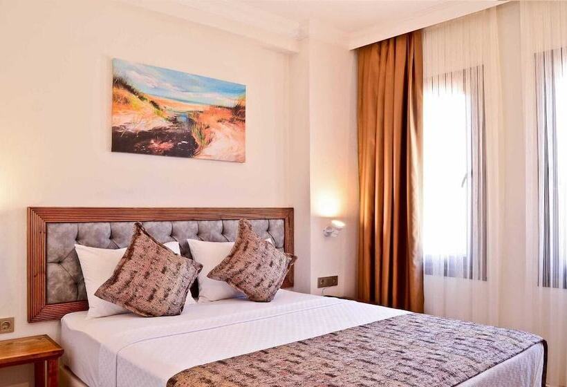 Troi̇ada Otel