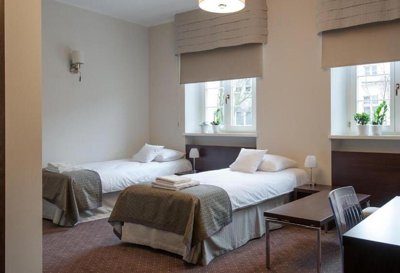 هتل B&b Wieniawa