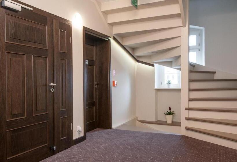هتل B&b Wieniawa