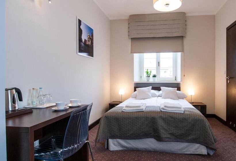 هتل B&b Wieniawa