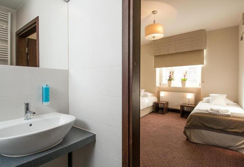 هتل B&b Wieniawa