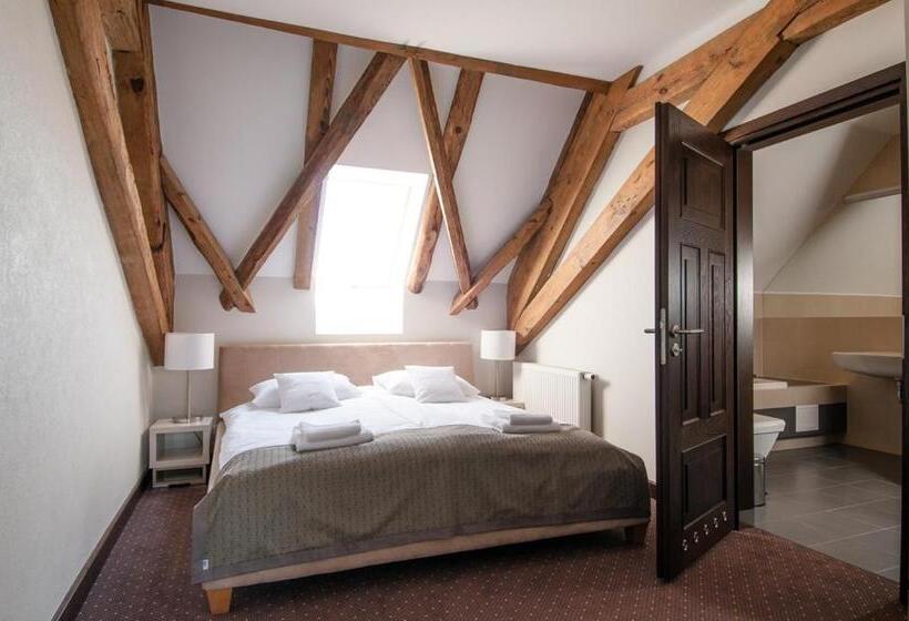 هتل B&b Wieniawa