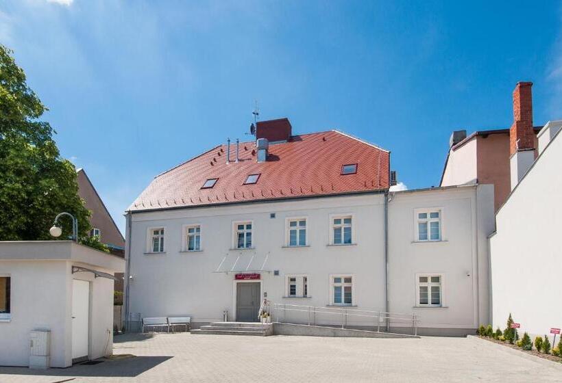 هتل B&b Wieniawa