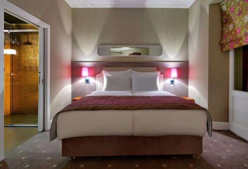 هتل Bristol Art & Medical Spa