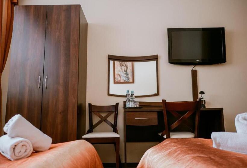 בית מלון כפרי Domino