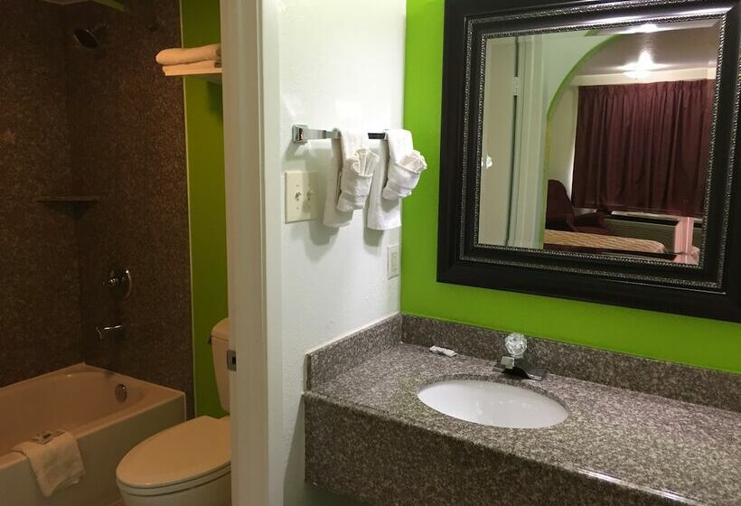 Отель Economy Inn