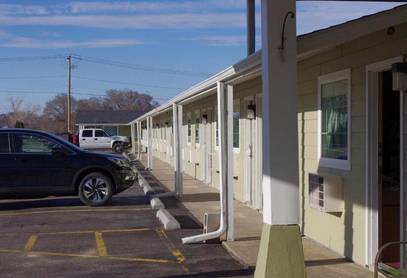 هتل Economy Inn Mccook
