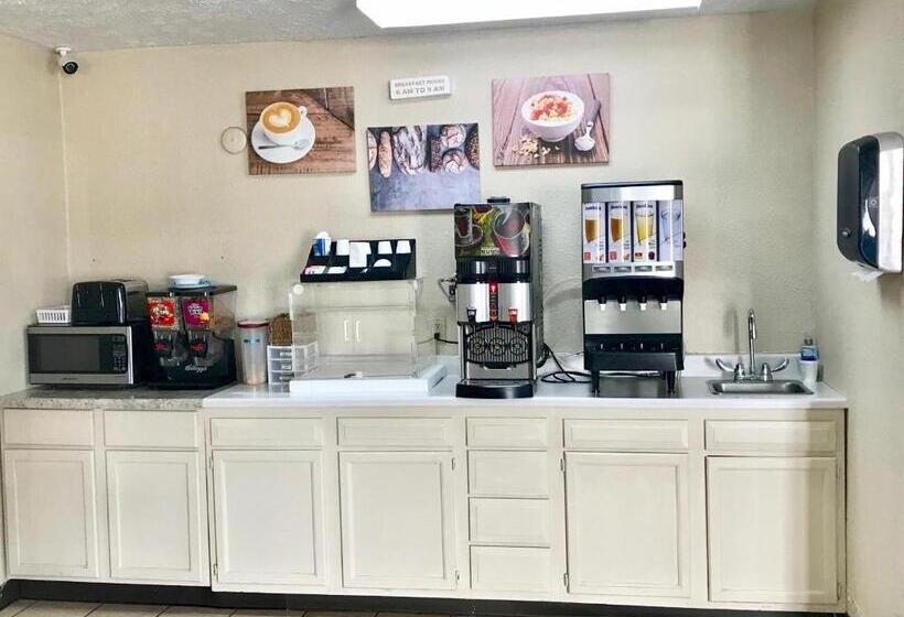 هتل Economy Inn Mccook