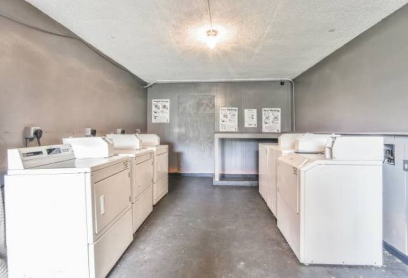Economy Hotel Macon