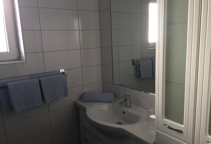 Отель Ferienwohnungen Haus Daniela