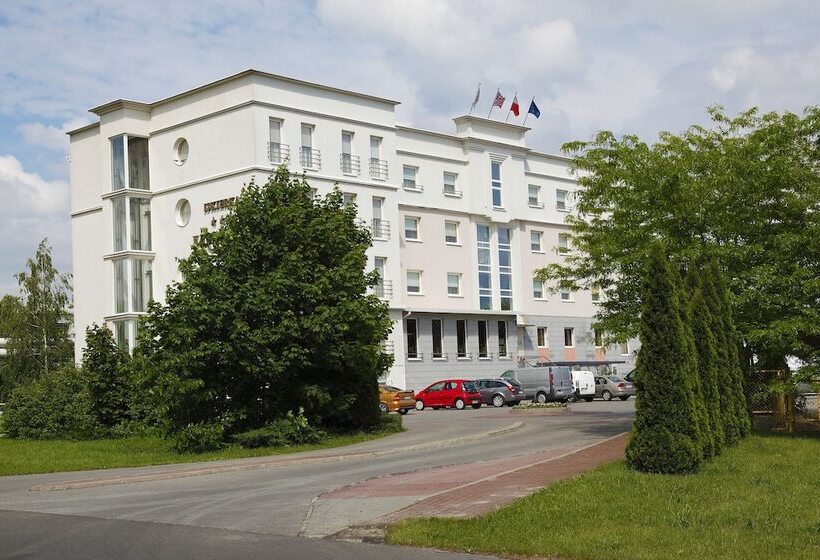 ホテル Iskierka Business & Spa