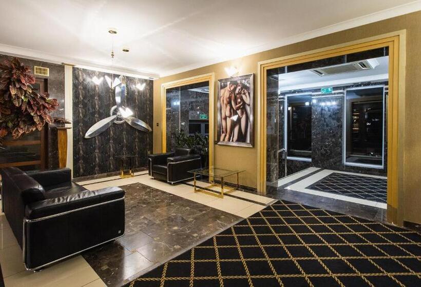 ホテル Iskierka Business & Spa