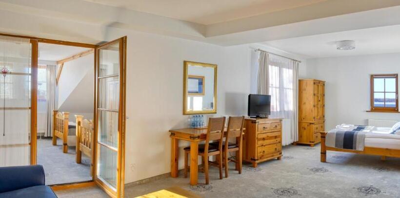 هتل Joseph Conrad Spa & Wellness