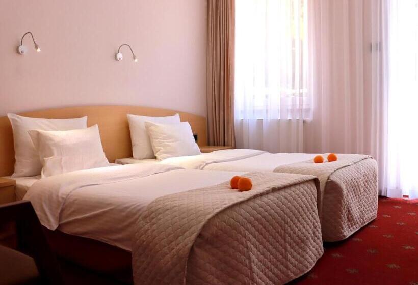 בית מלון כפרי Nad Mrogą