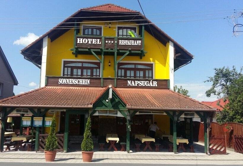 هتل Napsugár