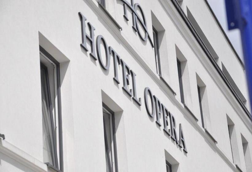 هتل Opera