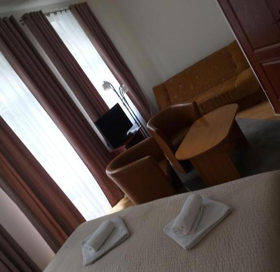 فندق Pensjonat Zamek Dersława