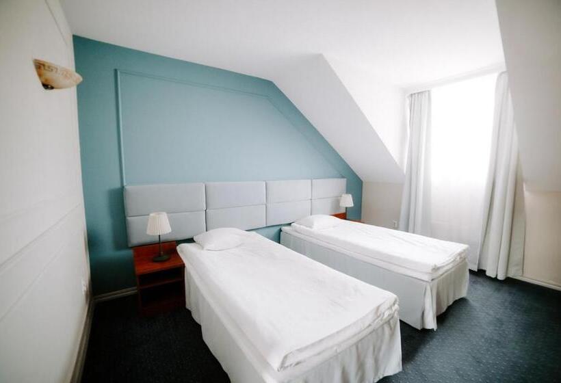 בית מלון כפרי Senator