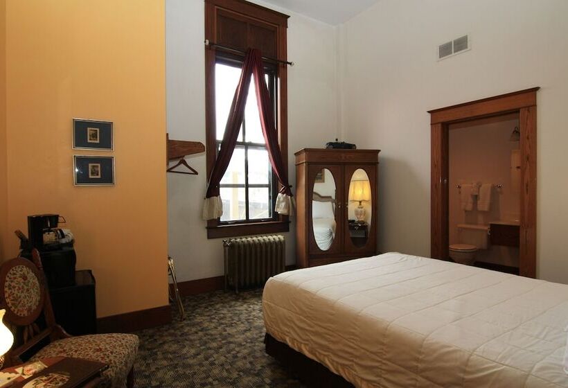 هتل Town Hall Inn